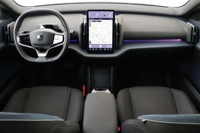 Volvo EX30 (2025) thumbnail 3