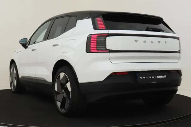 Volvo EX30 (2025) thumbnail 4