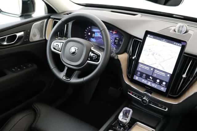 Volvo XC60 (2025) thumbnail 5