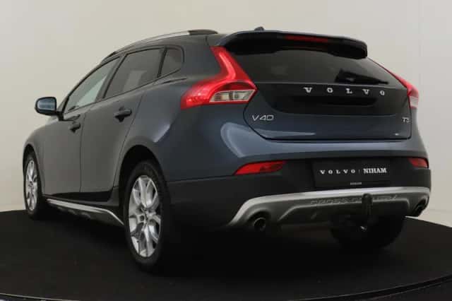 Volvo V40 Cross Country (2019) thumbnail 4