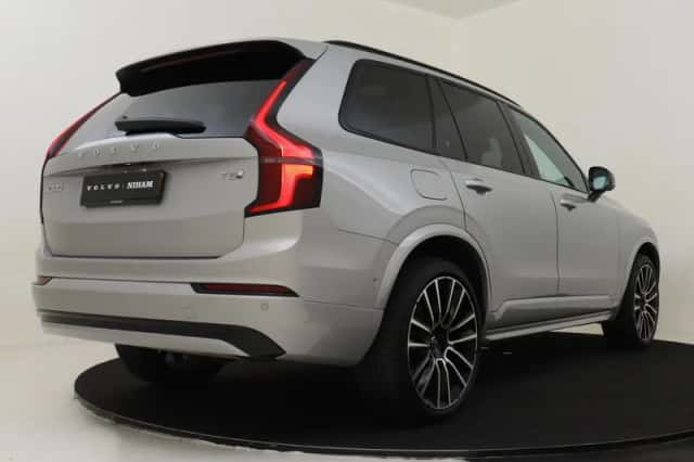 Volvo XC90 (2025) thumbnail 2