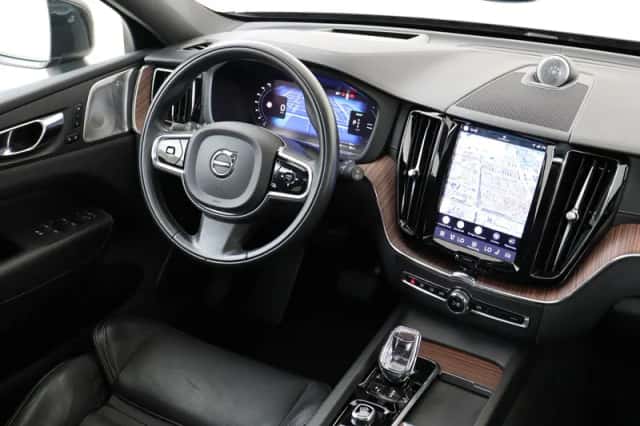 Volvo XC60 (2021) thumbnail 5