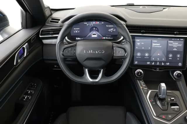 Lynk & Co 01 (2023) thumbnail 1