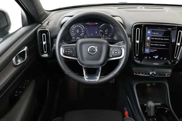Volvo XC40 (2022) thumbnail 1
