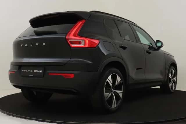 Volvo XC40 (2022) thumbnail 2