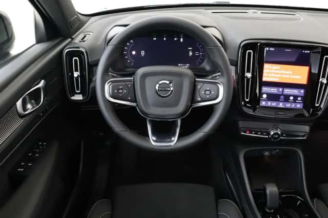 Volvo EX40 (2026) thumbnail 1