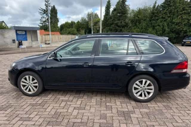 Volkswagen Golf (2011) thumbnail 4
