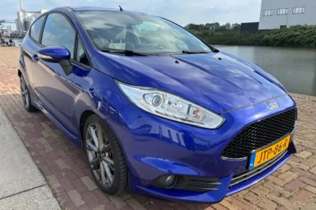 Ford Fiesta (2014) thumbnail 1