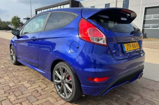 Ford Fiesta (2014) thumbnail 5