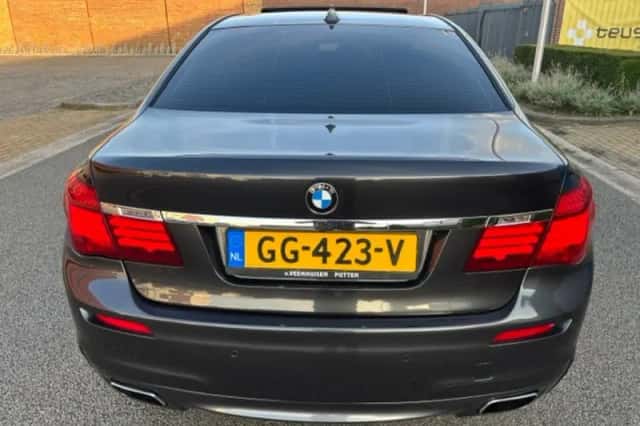 BMW 7-Serie (2015) thumbnail 6
