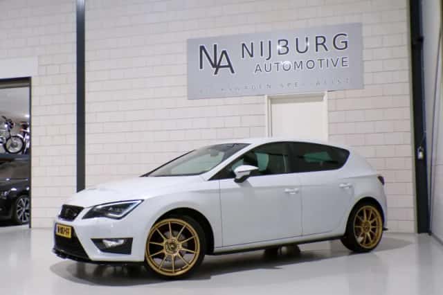 SEAT Leon (2015) thumbnail 2