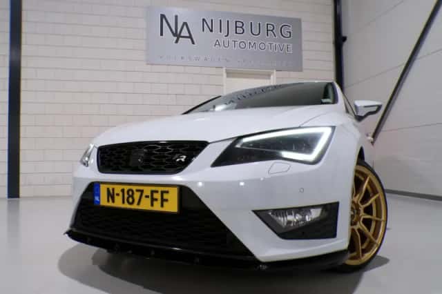 SEAT Leon (2015) thumbnail 5