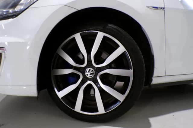 Volkswagen Golf (2015) thumbnail 6