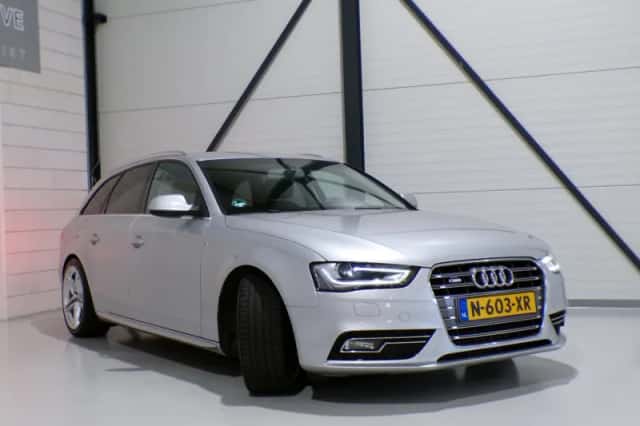Audi A4 (2012) thumbnail 4