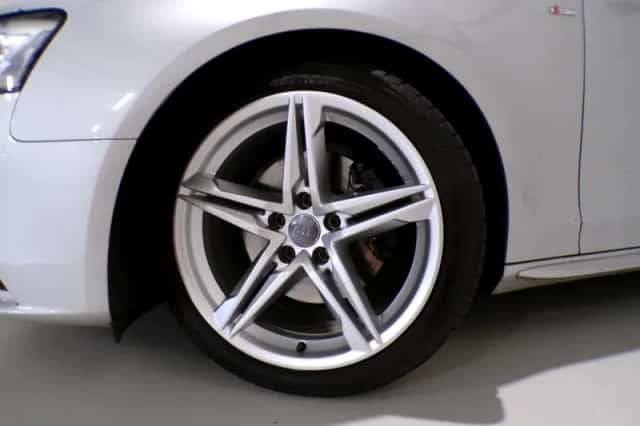 Audi A4 (2012) thumbnail 6