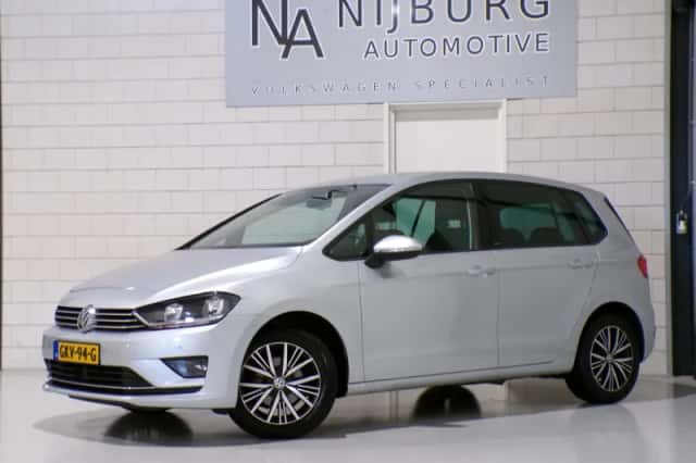 Volkswagen Golf Sportsvan (2016) thumbnail 2