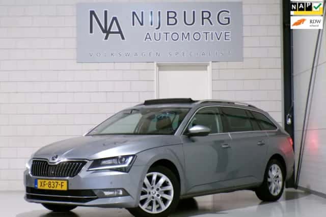 Škoda Superb (2019) thumbnail 1