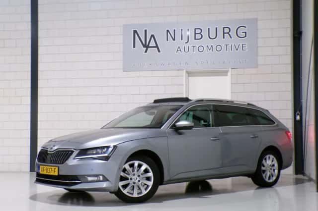 Škoda Superb (2019) thumbnail 2