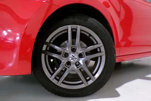 Volkswagen Polo (2012) thumbnail 6