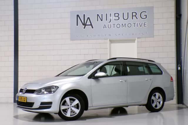 Volkswagen Golf (2014) thumbnail 2