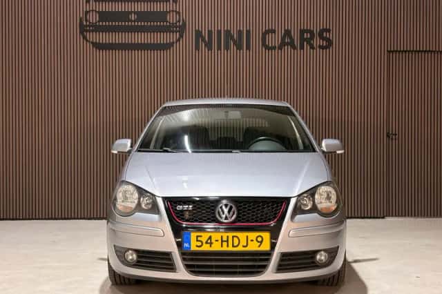 Volkswagen Polo (2008) thumbnail 2