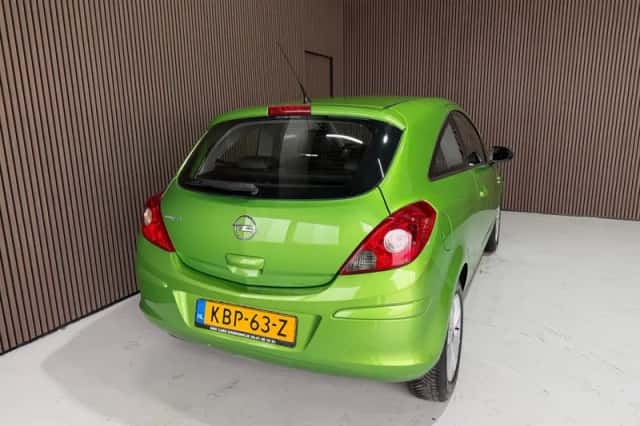 Opel Corsa (2014) thumbnail 4