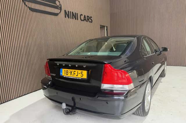 Volvo S60 (2009) thumbnail 4