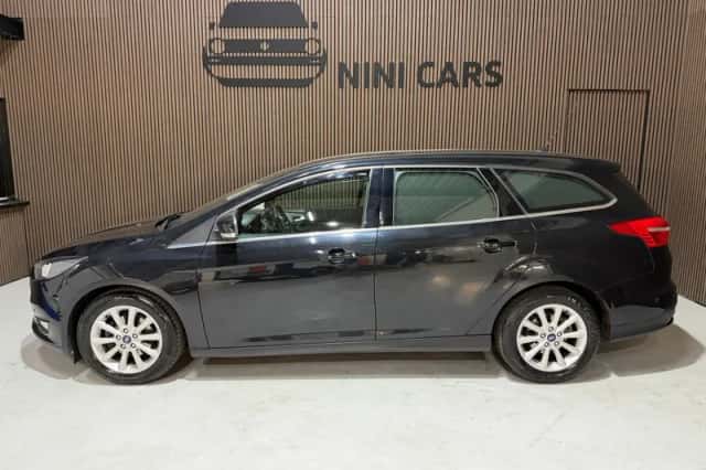 Ford Focus (2015) thumbnail 2