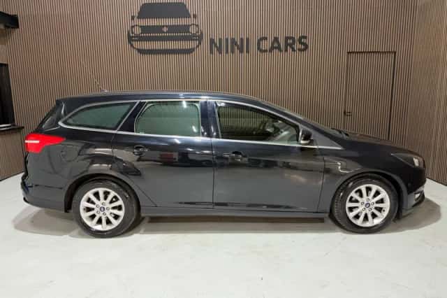 Ford Focus (2015) thumbnail 3