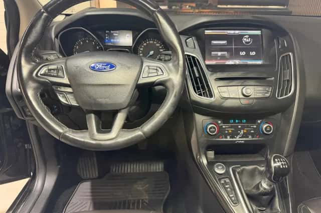Ford Focus (2015) thumbnail 5