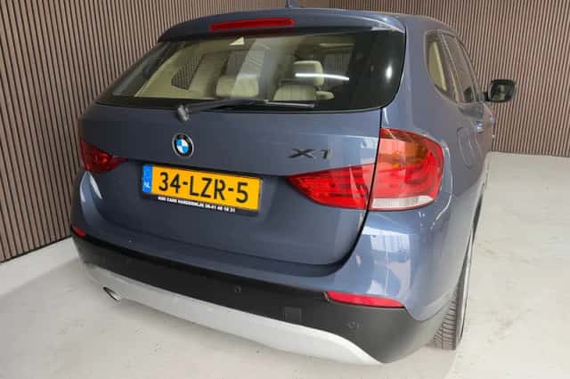 BMW X1 (2010) thumbnail 4