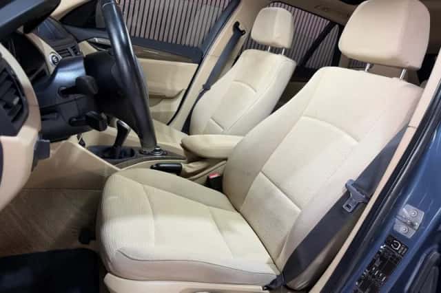 BMW X1 (2010) thumbnail 6