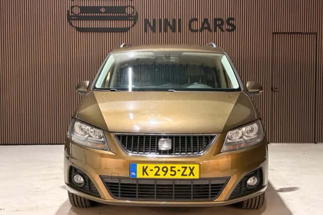 SEAT Alhambra (2011) thumbnail 2