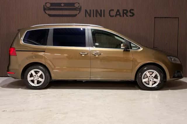 SEAT Alhambra (2011) thumbnail 4