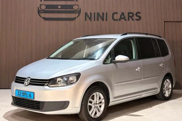 Volkswagen Touran (2012) thumbnail 2