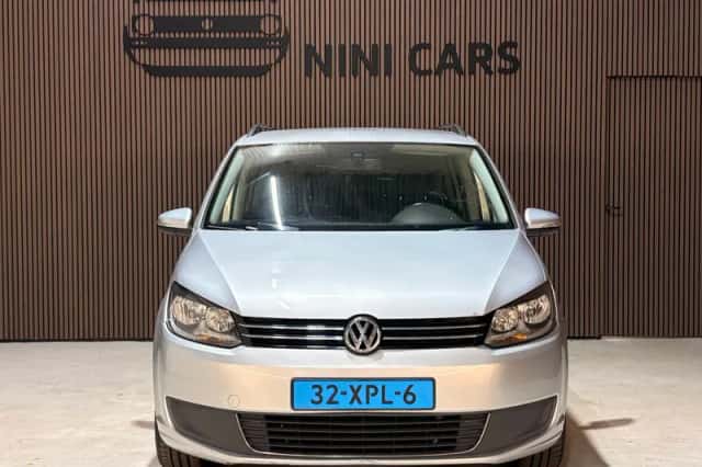 Volkswagen Touran (2012) thumbnail 3