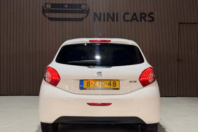 Peugeot 208 (2015) thumbnail 5