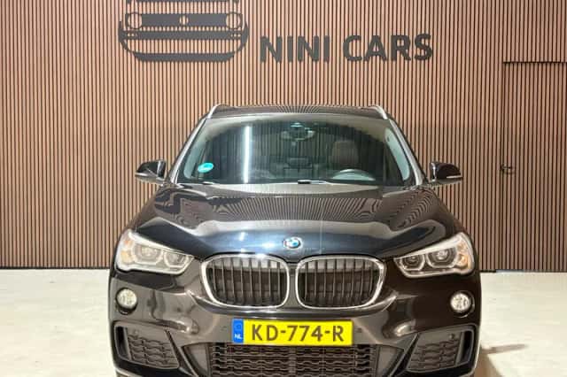 BMW X1 (2016) thumbnail 2