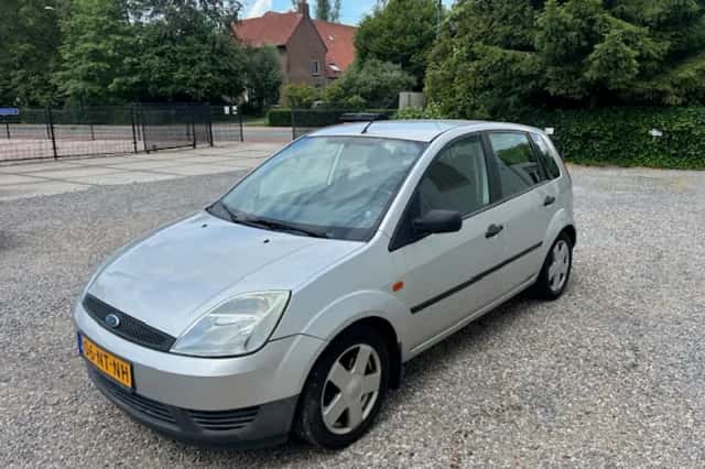 Ford Fiesta (2004) thumbnail 1