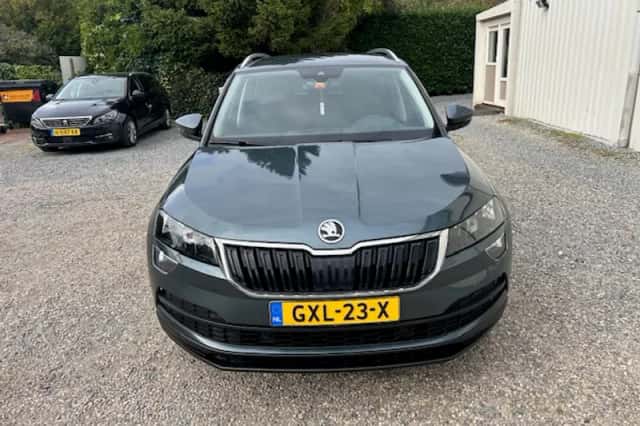 Škoda Karoq (2019) thumbnail 3