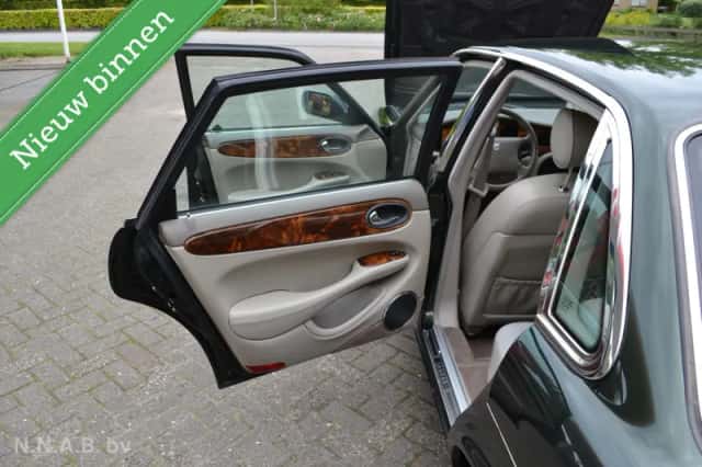 Jaguar Sovereign (1998) thumbnail 3