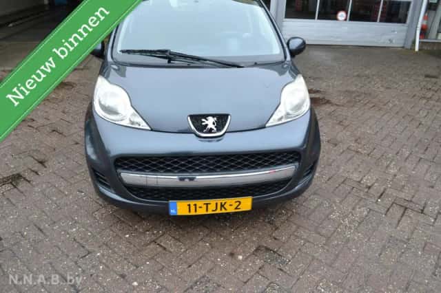 Peugeot 107 (2012) thumbnail 2