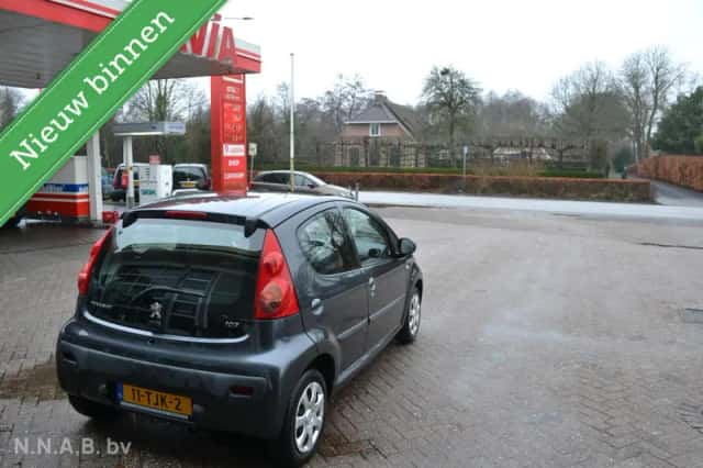 Peugeot 107 (2012) thumbnail 3