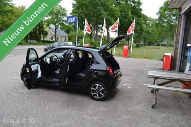 Renault Twingo (2020) thumbnail 2