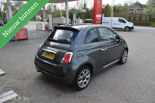 Fiat 500 (2015) thumbnail 2