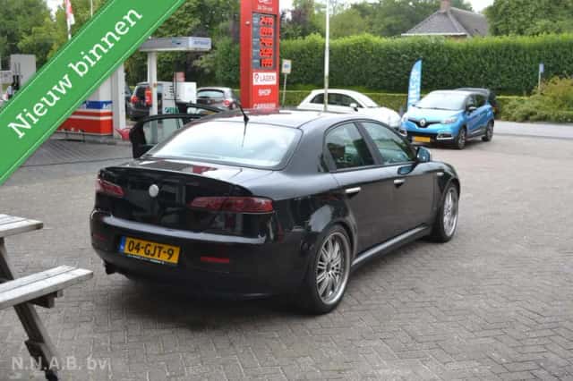 Alfa Romeo 159 (2008) thumbnail 2