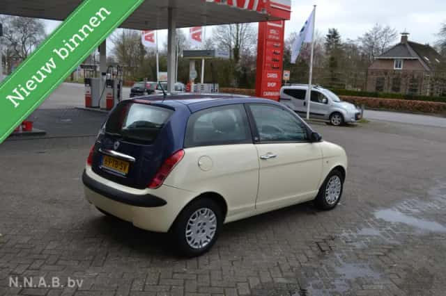 Lancia Ypsilon (2006) thumbnail 2