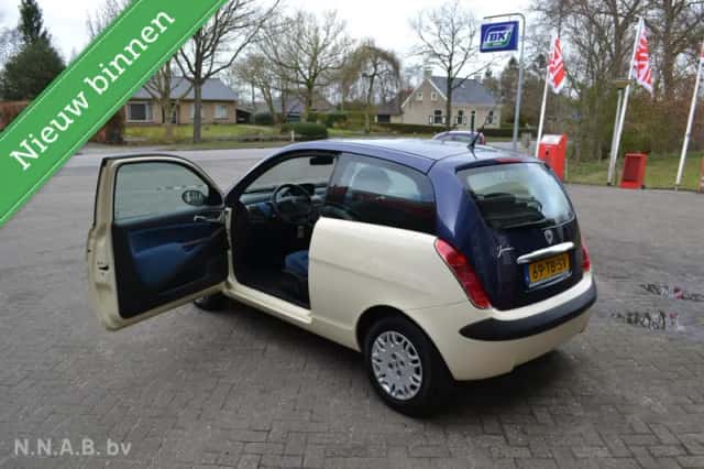 Lancia Ypsilon (2006) thumbnail 3
