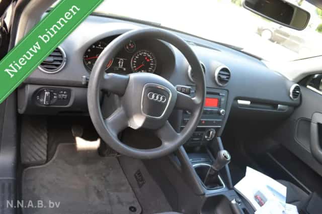 Audi A3 (2009) thumbnail 6