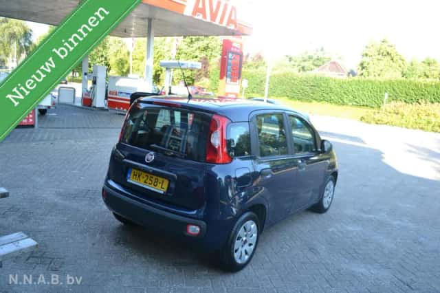Fiat Panda (2015) thumbnail 2